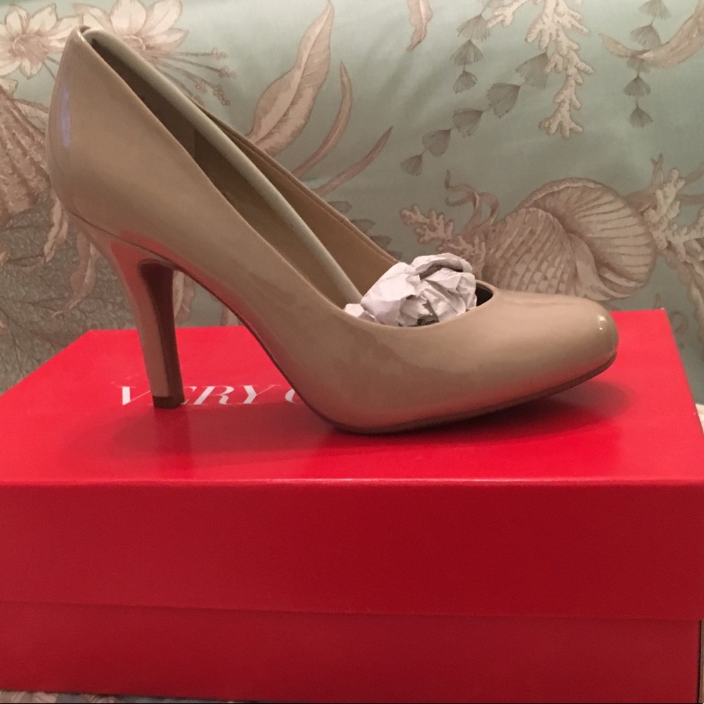 Very Cherry Taupe Pumps NIB